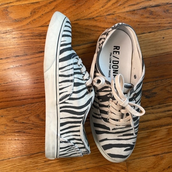 Zebra print low top sneakers - Picture 3 of 3